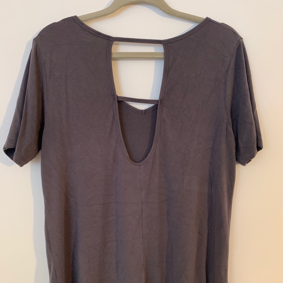 Oversized Tee with Open Back Detail - Picture 3 of 4
